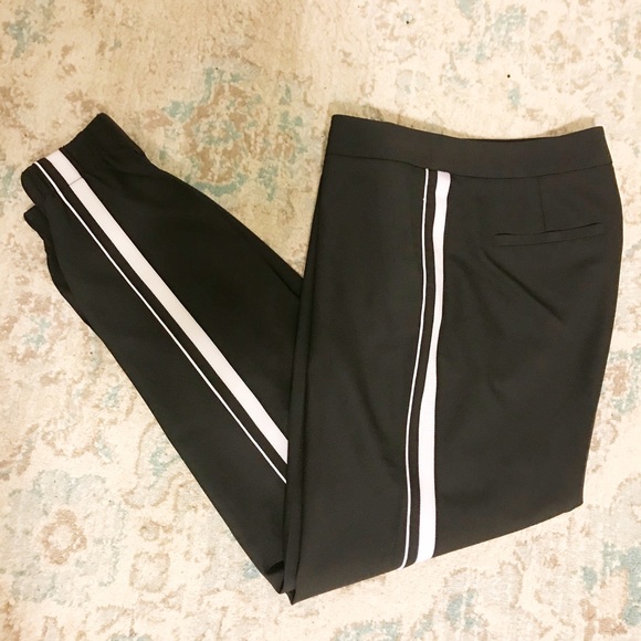 Trouve Pants - TROUVÉ Black Stretch Crepe Jogger pants.